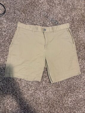 Men's Flat-Front Casual Shorts in Khaki